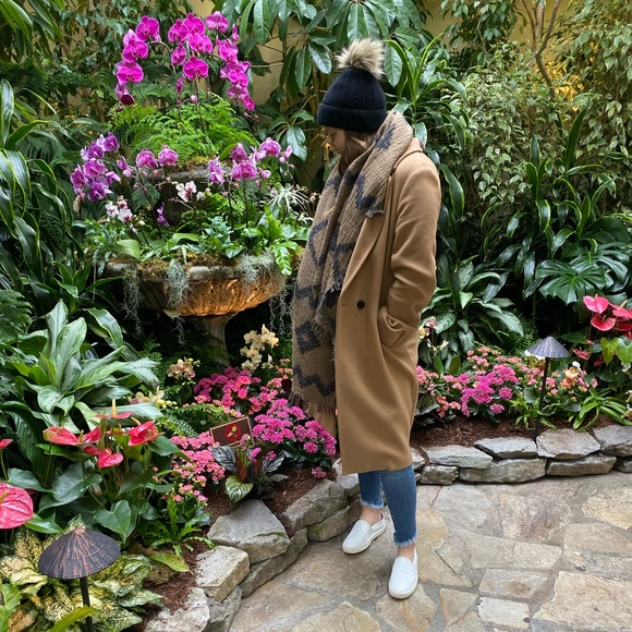 Meet your Posher, Claire - Picture 1 of 1